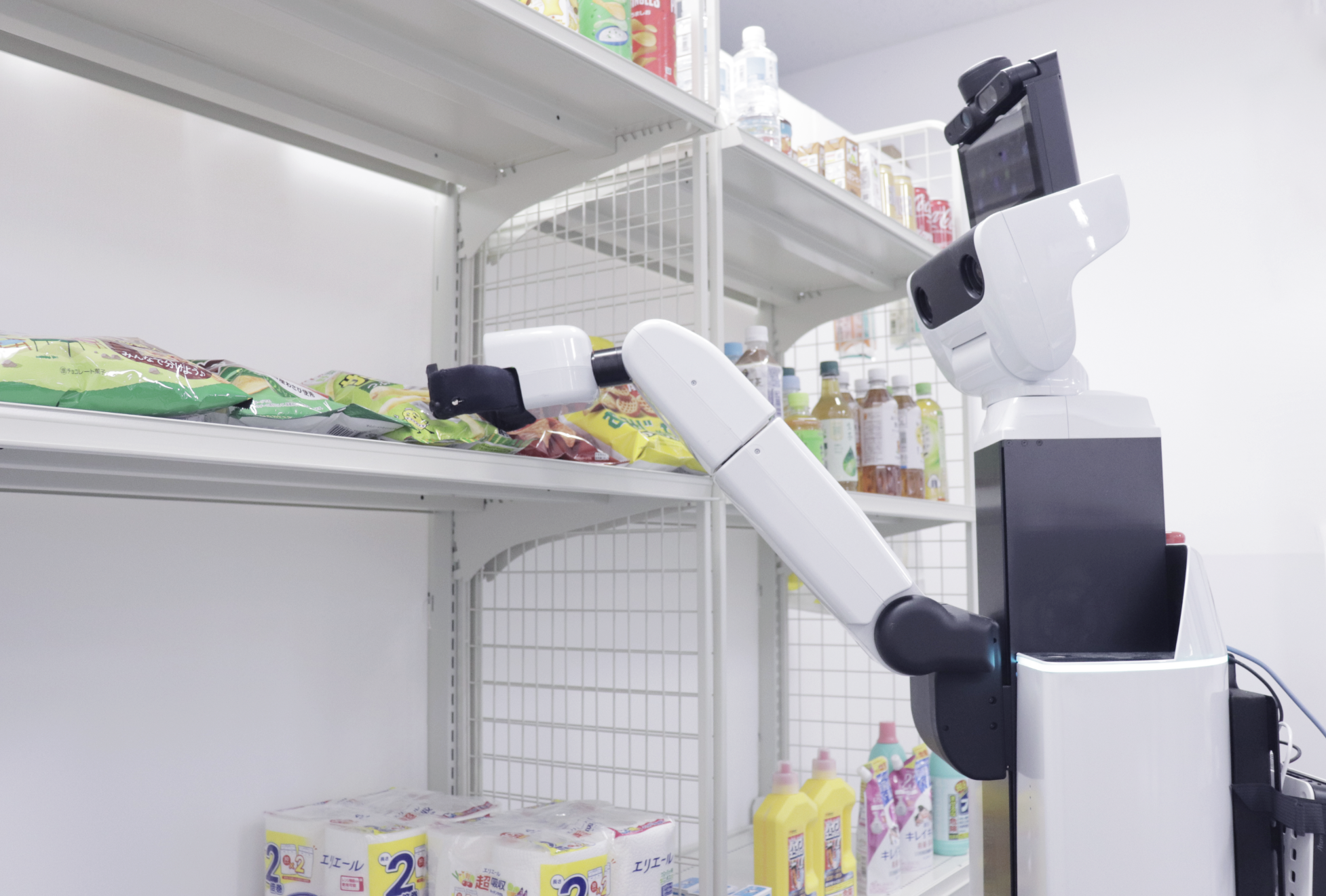 東京大学 松尾・岩澤研究室、日本科学未来館でサービスロボットの実証実験を開始